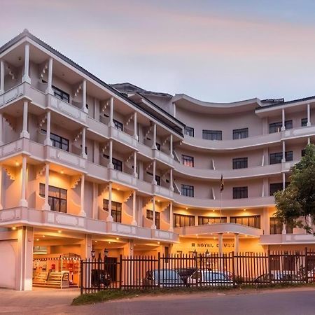 Devon Hotel Канди Экстерьер фото