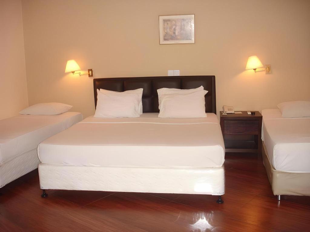 Devon Hotel Канди Экстерьер фото