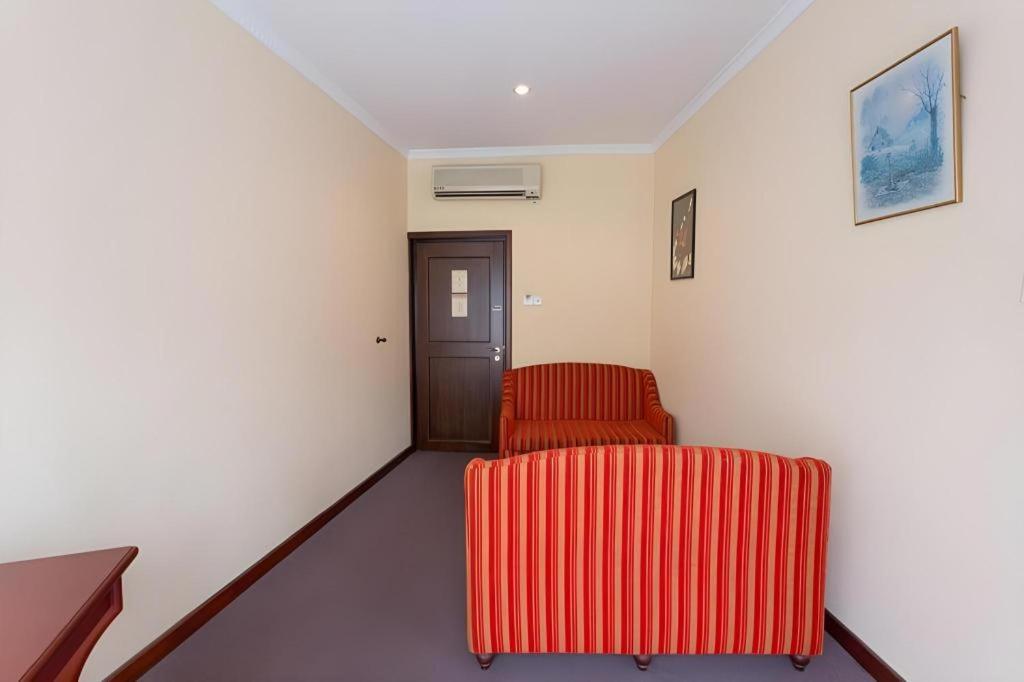 Devon Hotel Канди Экстерьер фото