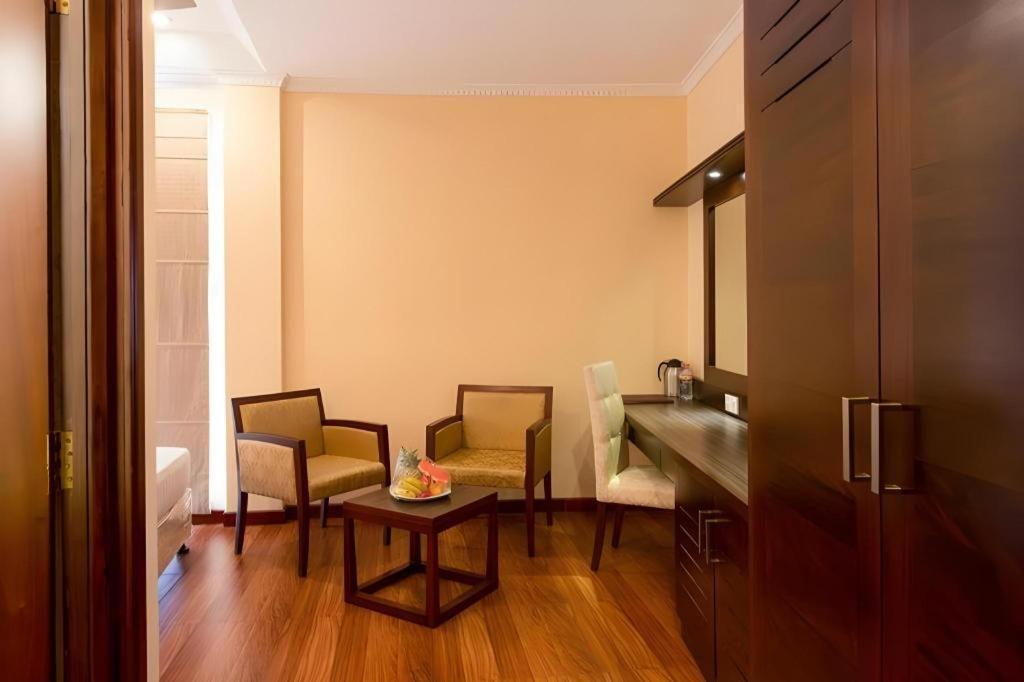 Devon Hotel Канди Экстерьер фото