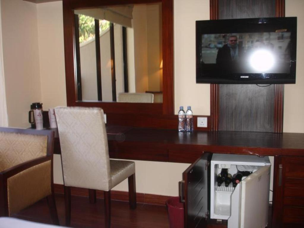 Devon Hotel Канди Экстерьер фото