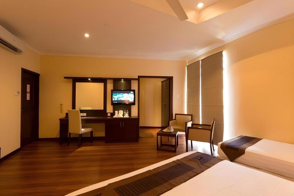 Devon Hotel Канди Экстерьер фото