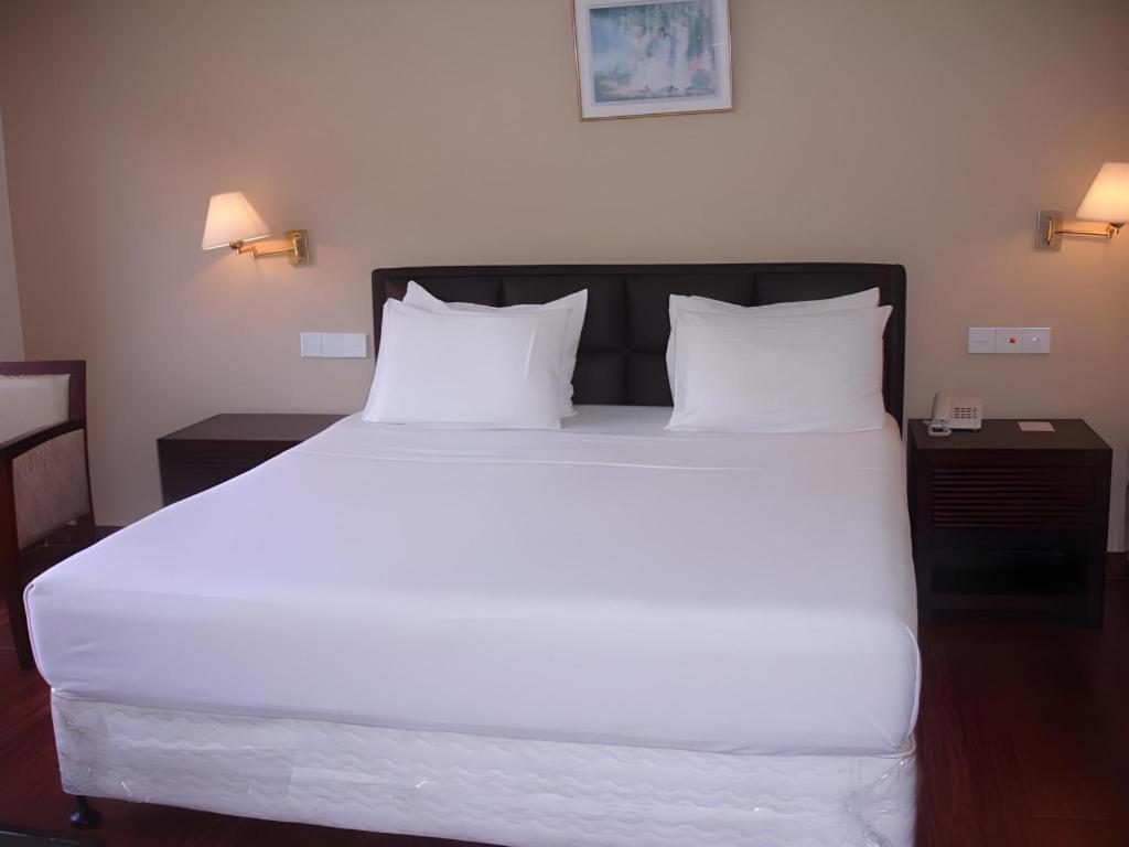 Devon Hotel Канди Экстерьер фото