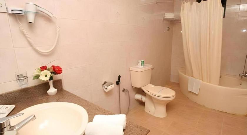 Devon Hotel Канди Экстерьер фото