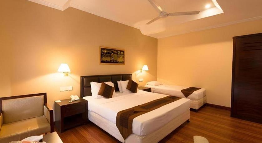 Devon Hotel Канди Экстерьер фото