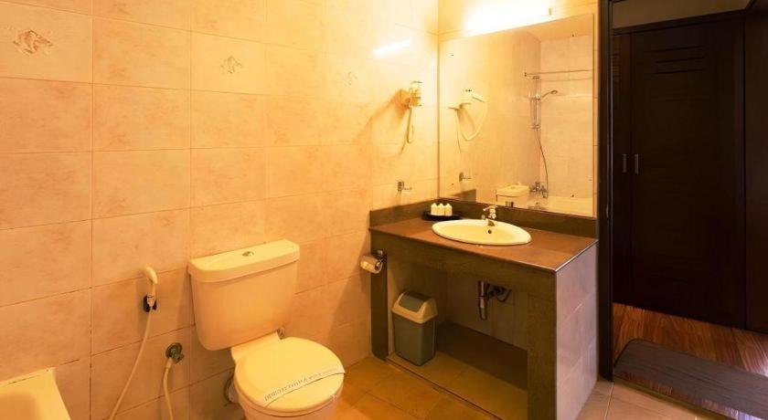 Devon Hotel Канди Экстерьер фото
