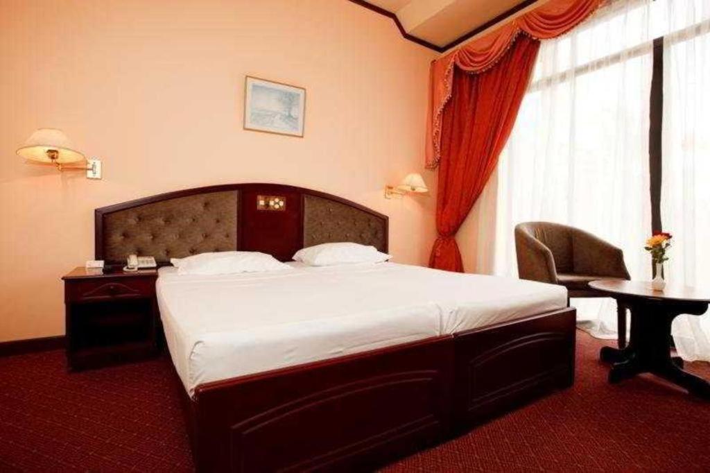 Devon Hotel Канди Экстерьер фото